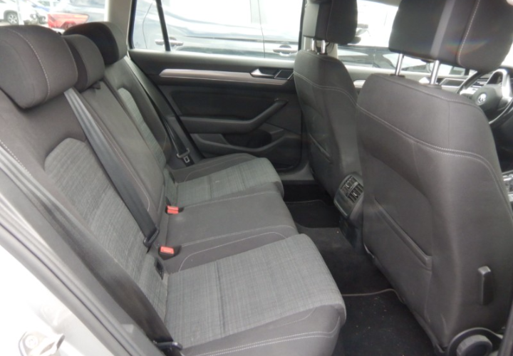 passat SW  8 2019 1.6tdi business 120cv km147.000