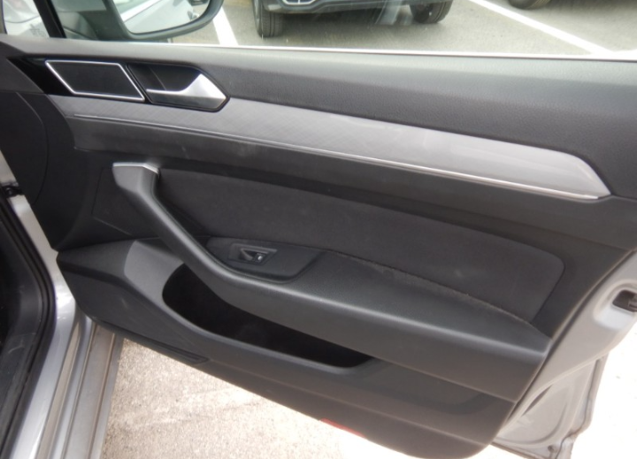 passat SW  8 2019 1.6tdi business 120cv km147.000