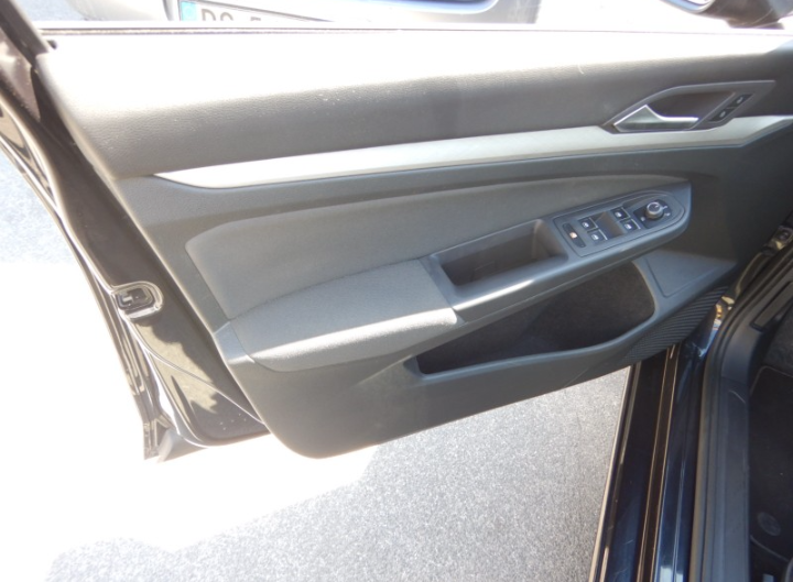golf viii 1.0 etsi Benz evo Life 110cv dsg  2021 km66.750