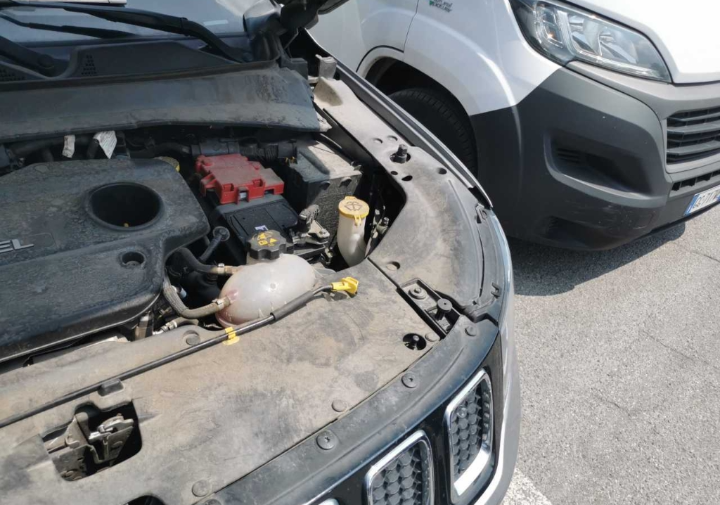 !!!!!!!!!!!! RISERVATA!!!!!!!                                                  jeep compas 1.6 Mjt 120cv manuale 2020 km93.000