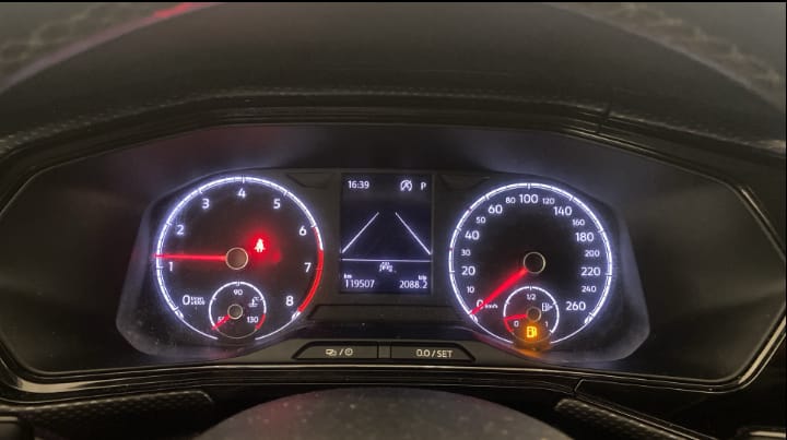Volkswagen T-Cross 2019  1.0 tsi benZina Style 115cv dsg , ,km 119507 carrozzeria da rivedere