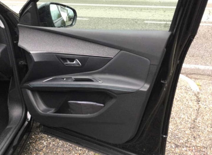 ❌riss ❌Peugeot 3008 BlueHDi 130cv allure Pack  automatico km172100. Anno 06/2022