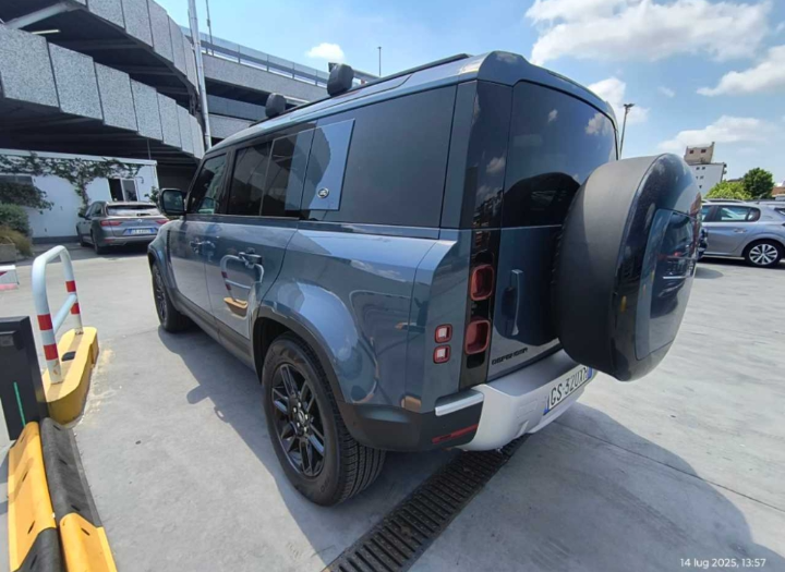 ❌❌❌ VENDUTA ❌❌❌                         Land rover Defender 3.0D I6 250cv 110 SE AWD  Automatic Diesel, 10594 km,01/24