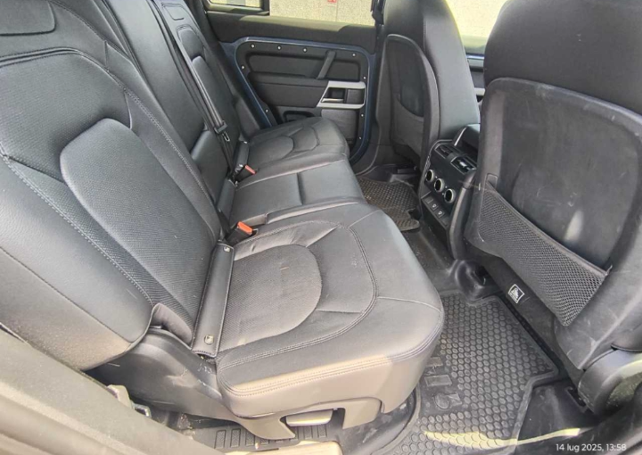 ❌❌❌ VENDUTA ❌❌❌                         Land rover Defender 3.0D I6 250cv 110 SE AWD  Automatic Diesel, 10594 km,01/24