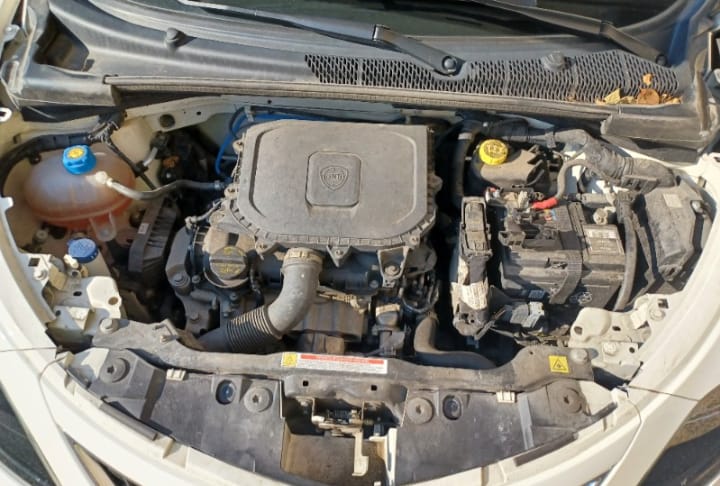 !!!!!!RISERVATA!!!!!!                Lancia  Ypsilon 1.0 firefly hybrid Silver s&s 70cv, km 86138 03/22