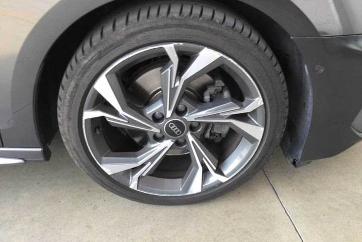Audi A3 35 TDI S tronic S line Edition Spb Sequential
(150v) 133196 km,