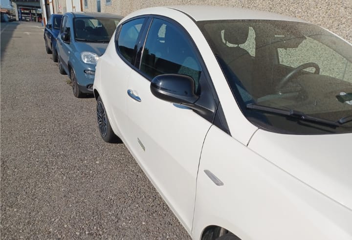 !!!!!!RISERVATA!!!!!!                Lancia  Ypsilon 1.0 firefly hybrid Silver s&s 70cv, km 86138 03/22