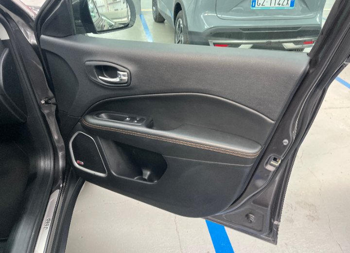 Jeep Compass II   2.0 mjt Limited 4wd 140cv auto Automatic Diesel
(140PS), Diesel, , 81413 km,