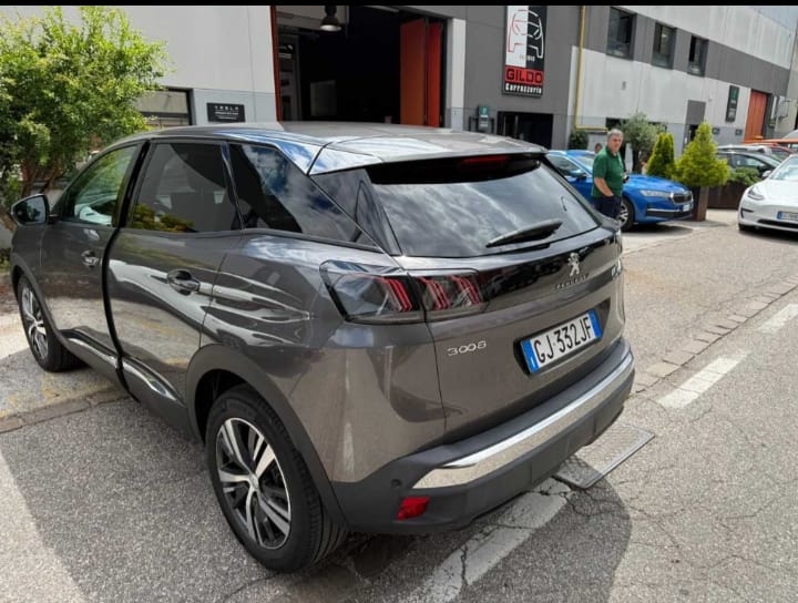 Peugeot 3008 BlueHDI 130 EAT8 S&S Allure Pack Automatic Diesel
(131 cv), 55341 km,                  anno 25/02/2022
