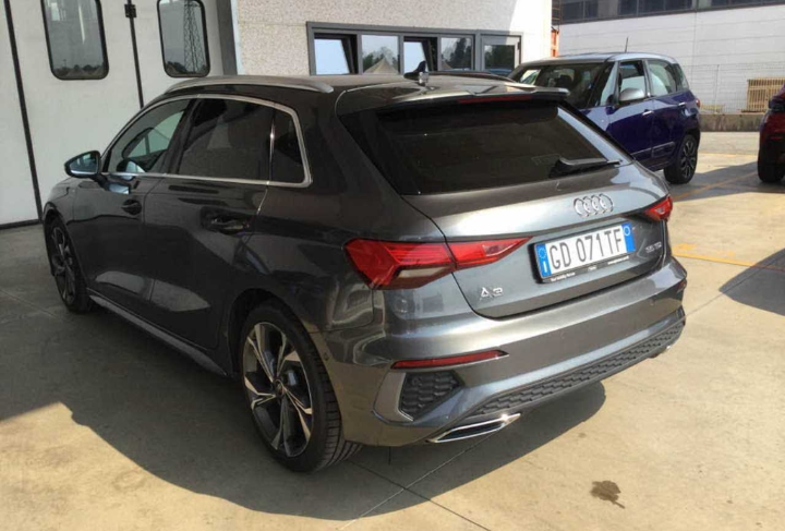 Audi A3 35 TDI S tronic S line Edition Spb Sequential
(150v) 133196 km,