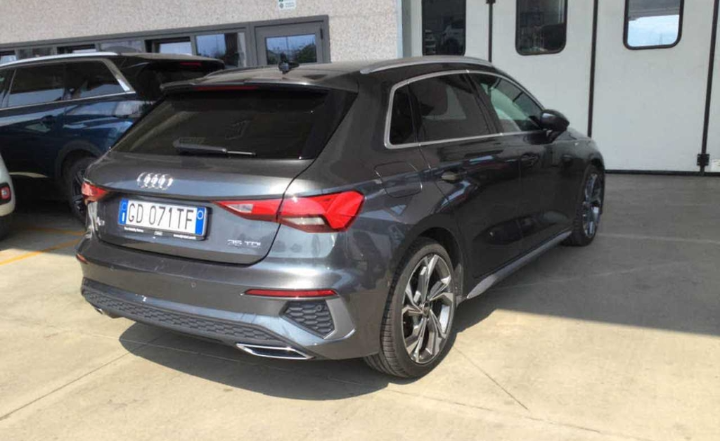 Audi A3 35 TDI S tronic S line Edition Spb Sequential
(150v) 133196 km,