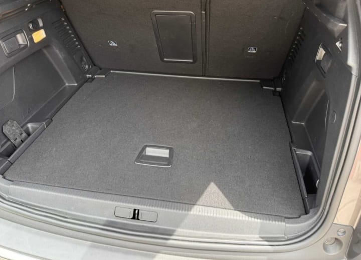Peugeot 3008 BlueHDI 130 EAT8 S&S Allure Pack Automatic Diesel
(131 cv), 55341 km,                  anno 25/02/2022