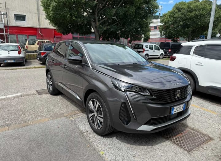 Peugeot 3008 BlueHDI 130 EAT8 S&S Allure Pack Automatic Diesel
(131 cv), 55341 km,                  anno 25/02/2022