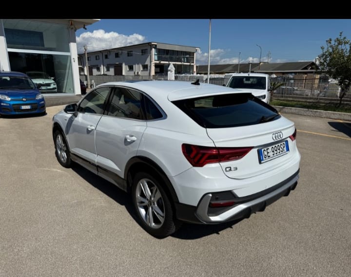 Audi  Q3 Sportback 35 2.0 tdi S line edition s-tronic Sequential Diesel
(150 cv)Km  168782                 anno 16/03/2021