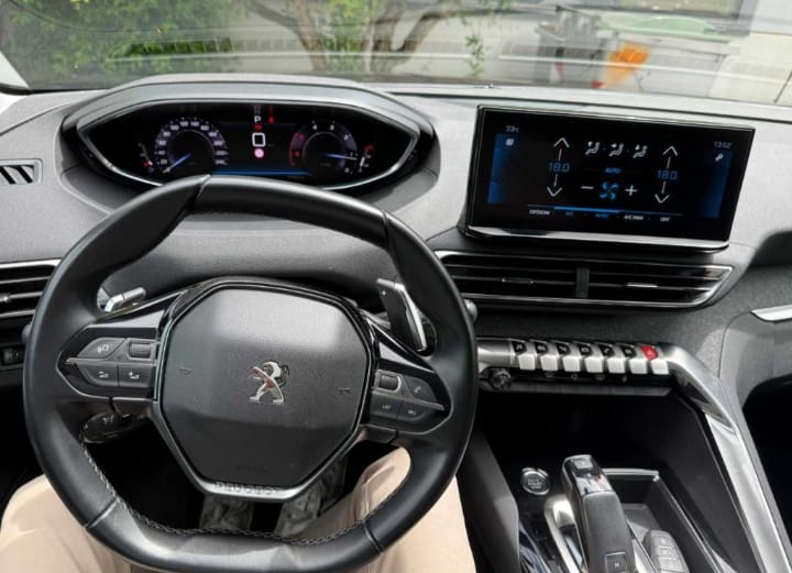 Peugeot 3008 BlueHDI 130 EAT8 S&S Allure Pack Automatic Diesel
(131 cv), 55341 km,                  anno 25/02/2022