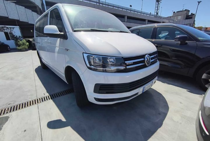 Volkswagen Caravelle 2.0 TDI 4Motion Comfortline 
(150cv) , km 109890