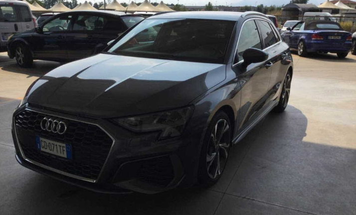 Audi A3 35 TDI S tronic S line Edition Spb Sequential
(150v) 133196 km,